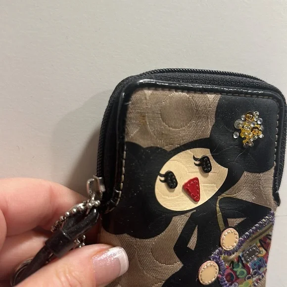 RARE Coach wristlet - Picture 3 of 6